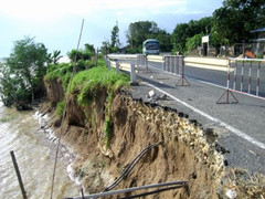 Đồng Tháp ban bố tình trạng khẩn cấp sạt lở bờ sông Tiền