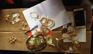 'Người nhện' nửa đêm đột nhập tầng ba tiệm vàng trộm cắp tài sản