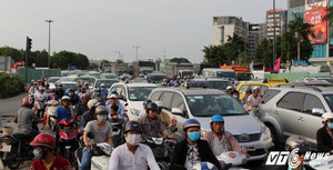 Tin kẹt xe ở Hà Nội và Sài Gòn trước ngày nghỉ lễ