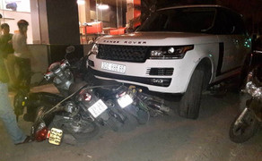 Bị truy đuổi, tên cướp xe Range Rover tông liên hoàn trên phố Thủ đô