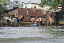 Người dân TP.HCM được làm gì ở hành lang kênh, rạch?