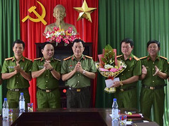 Thưởng nóng ban chuyên án bắt kẻ liên tiếp cướp giật tại tiệm vàng