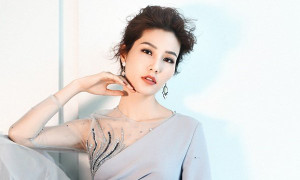 Diễm My 9x đã vượt qua định kiến 'bình hoa di động' thế nào?