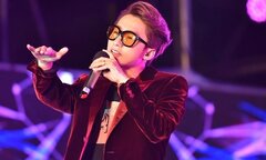 Sơn Tùng M-TP thân thiết cùng Hoàng Rapper trong sự kiện