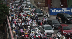 Ảnh: Đường phố Hà Nội ùn tắc ngày đầu sau kỳ nghỉ lễ