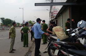 Đang ngủ trưa, nam công nhân bị máy dập thép rơi trúng người chết thảm