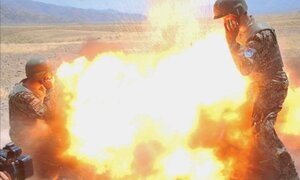 Hình ảnh cuối cùng trước khi chết vì đạn pháo của nhiếp ảnh gia quân đội Mỹ