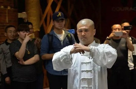 Làng võ Trung Quốc chấn động vì trận thua của một nhân viên tẩm quất?