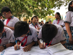 Gần 1.000 học sinh được thăm khám, tư vấn chiều cao miễn phí