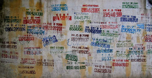 Phát tờ rơi, dán quảng cáo: Phạt 10 triệu đồng