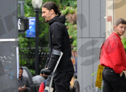 Bác sĩ giỏi nhất thế giới choáng với đầu gối của Ibrahimovic