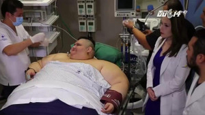 Người đàn ông béo nhất thế giới lên bàn mổ sau 7 năm nằm liệt giường