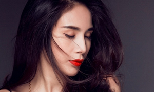 Thủy Tiên: Hạnh phúc chỉ là mỗi sáng thức giấc thấy mẹ nằm bên còn sống, mình còn sống!