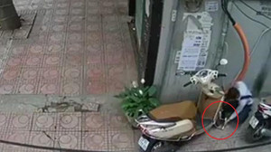 Cắt khóa chữ U, trộm xe Lead trong 10 giây khiến dân mạng ngỡ ngàng