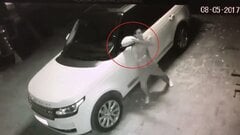 Clip: Siêu trộm vặt gương xe sang Range Rover trong 25 giây
