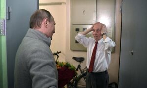 Ảnh: Cuộc hội ngộ thú vị của Tổng thống Putin và sếp tình báo