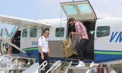 Đạo diễn bom tấn 'Kong: Skull Island' trở lại vịnh Hạ Long bằng thủy phi cơ