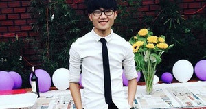 Nam sinh Gia Lai điển trai có tài vẽ chân dung sống động như thật