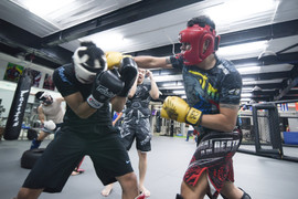 Những màn đối kháng 'sấm sét' trong trung tâm MMA ở Hà Nội