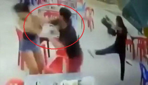 Tán tỉnh bất thành, chàng trai trở mặt hành hung người đẹp