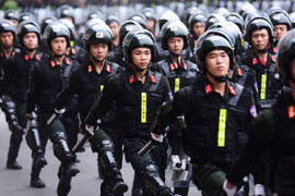 Video: Sinh viên cảnh sát múa võ đẹp mắt, đều tăm tắp