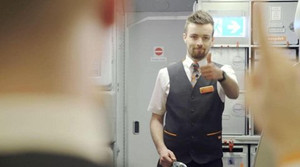 Những ký hiệu khó hiểu giữa các tiếp viên trên máy bay