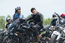 'Chàng hoàng tử quốc dân' phải lòng cô gia sư xinh đẹp