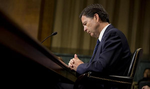 Vì sao ông Trump được quyền sa thải Giám đốc FBI?