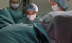Phái đẹp đua nhau 'tìm lại cảm giác yêu sau sinh con'