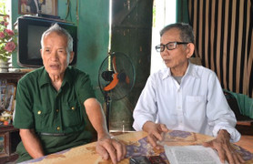 Hai lão nông chống tiêu cực: Sống trong sợ hãi