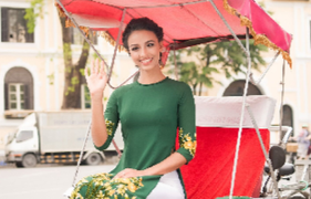 Hoa hậu Pháp thướt tha trong tà áo dài dạo phố Hà Nội