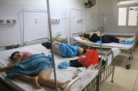 17 người nhập viện sau khi ăn cơm gà ở Đà Nẵng