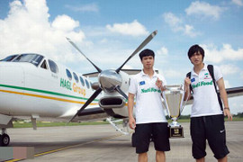 Lần hiếm hoi Công Phượng, Tuấn Anh được đi máy bay riêng của bầu Đức