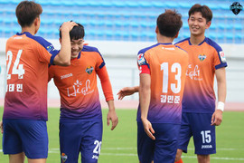 Trực tiếp Gangwon vs Seongnam: Lương Xuân Trường đá chính