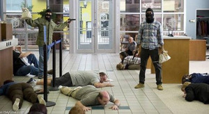 Cầm súng đồ chơi cướp trót lọt 10 tỷ đồng