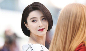 Choáng với giá cát-xê của Phạm Băng Băng khi sải bước trên thảm đỏ