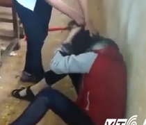 Đánh hội đồng bạn cùng lớp vì... ghen: 3 nữ sinh lớp 9 bị lưu ban