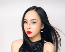 Sao Mai Hồng Duyên làm mới 'Còn duyên' theo phong cách hiện đại