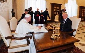 Tổng thống Trump gặp Giáo hoàng Francis tại Vatican