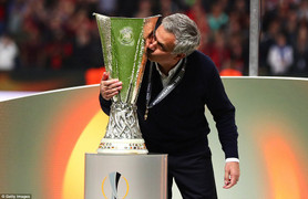 Mourinho muốn đổi chức vô địch Europa League cho mạng sống những nạn nhân vụ khủng bố Manchester