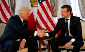 Tổng thống Trump và Macron lần đầu gặp gỡ, trao nhau cái bắt tay 'máu lửa'
