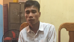 Phó ban chỉ huy quân sự xã bóp cổ phụ nữ, cạy tủ trộm 20 triệu đồng