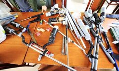 Bắt quả tang 2 đối tượng sản xuất súng tại nhà