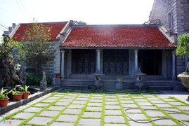 Nhà đá hơn 100 tuổi có một không hai ở cố đô Hoa Lư