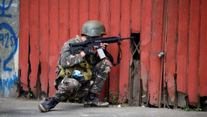 Binh sĩ Philippines chật vật trong cuộc chiến đô thị với khủng bố Maute