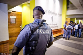 Truy tìm nhóm nữ 'yêu râu xanh' cưỡng hiếp trai trẻ liên tục 3 ngày