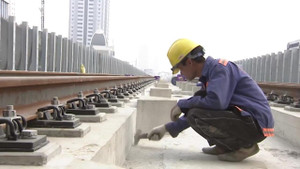 Vì sao đường ray tuyến Cát Linh - Hà Đông chưa dùng đã gỉ sét?