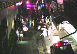 Can ngăn đôi nam nữ cãi nhau, thiếu niên 14 tuổi bị chém chết