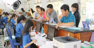 Dân trí càng cao, cán bộ nhà nước ngày càng 'khổ'