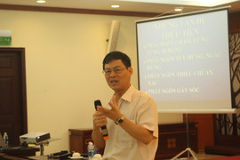 Cơ quan hành chính phải định kỳ cung cấp thông tin cho báo chí